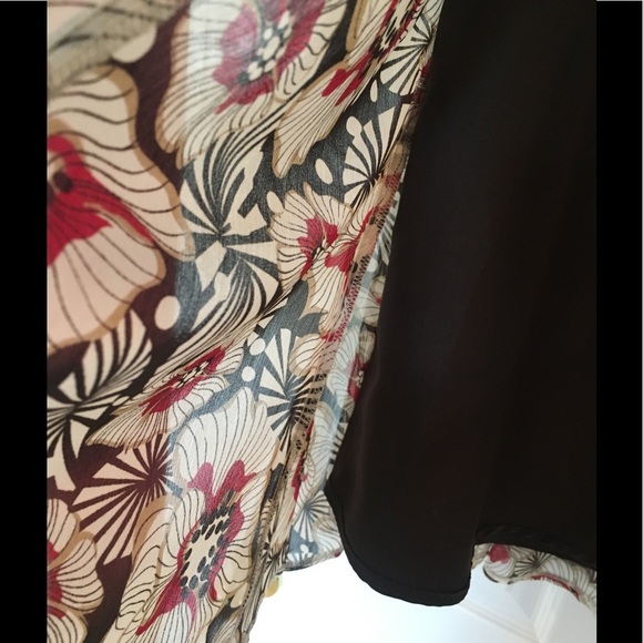 Floral Print in Red &Tan on Brown - Picture 2 of 4